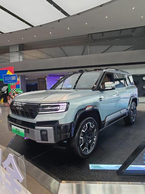 成都159比亚迪方程豹硬派越野的爆款，英菲尼迪35周年与你共成长